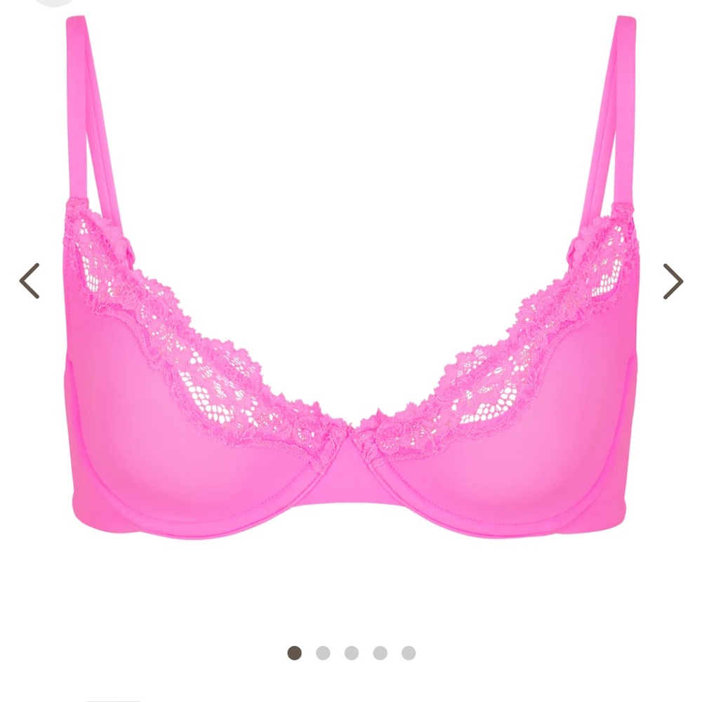 SKIMS NWT fits everybody lace bra unlined scoop in taffy